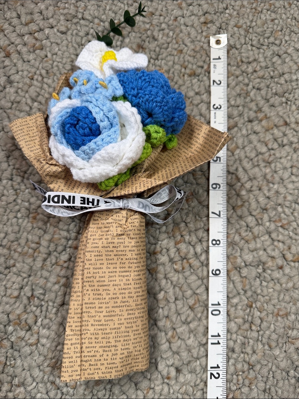 Handmade Crochet Flower Bouquet - Blue & White - Picture 5 of 5